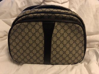 Travel makeup handbag