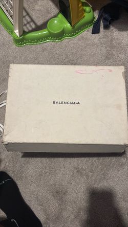 BALENCIAGA
