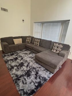 Large Gray Fabric Sectional Sofa with Chaise