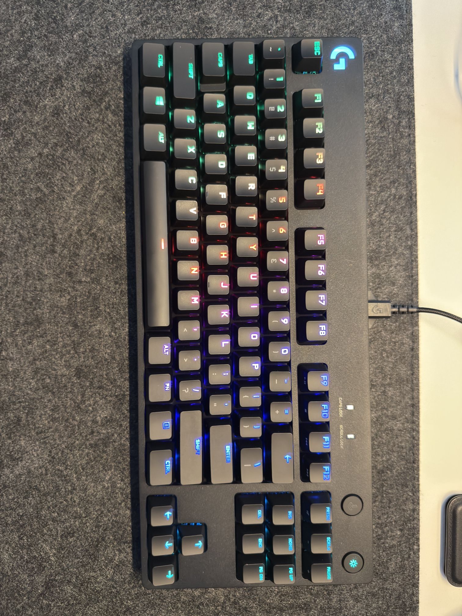 Logitech Pro Tenkeyless Keyboard With Travel Case