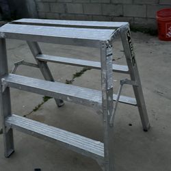 Drywall Bench 3ft Height Good Conditions 