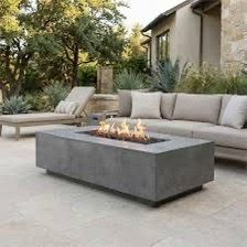 Outdoor fire pit