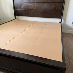 King bed with 2 storage drawers.