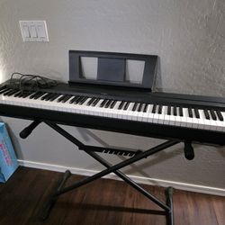 Piano-yamaha P71