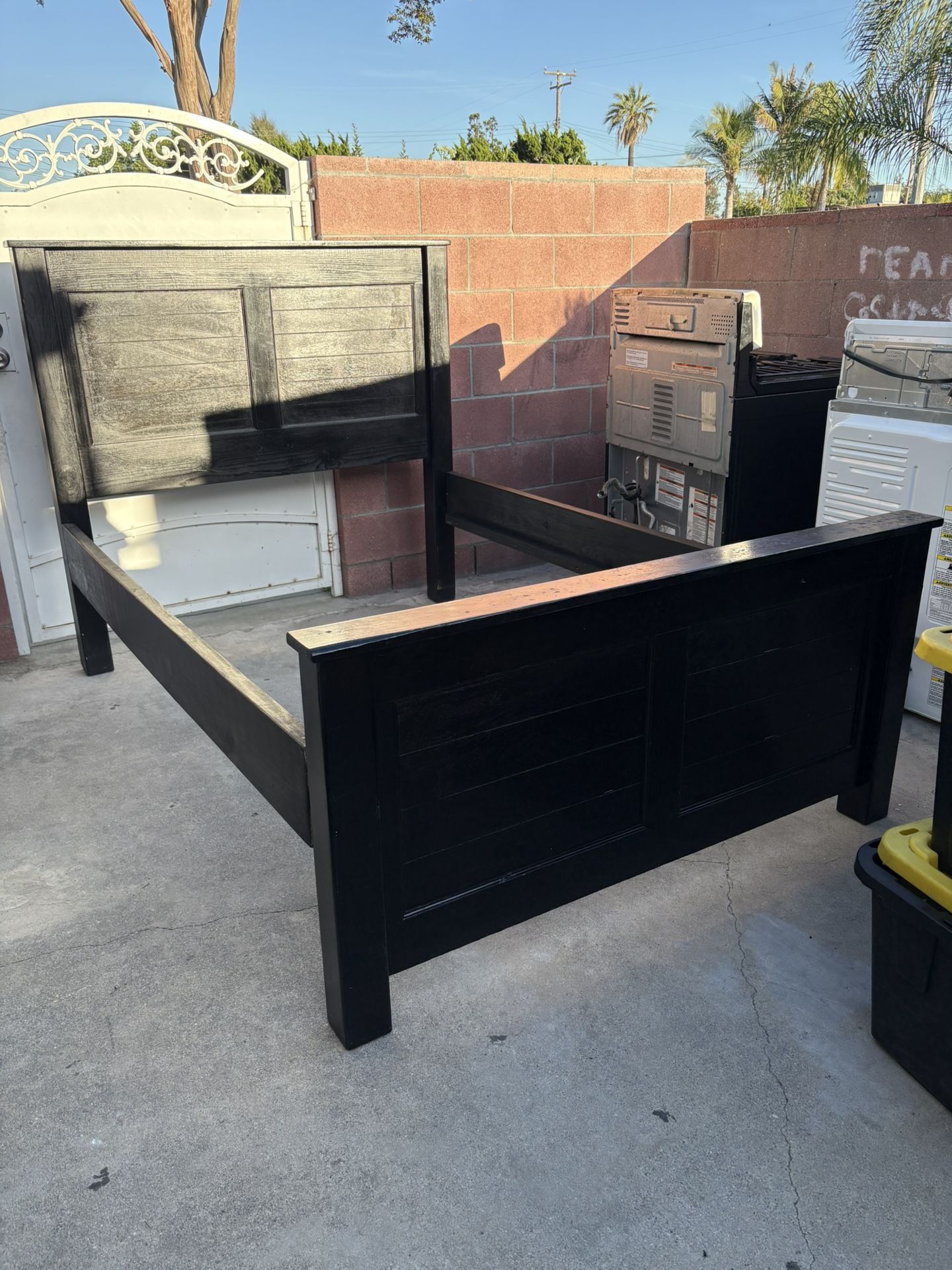 Full Wood Bed