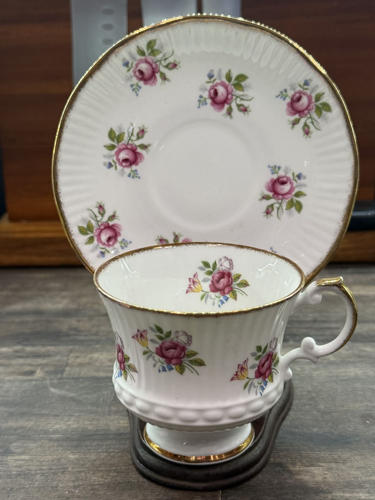 Elizabethan (England) fine bone china tea Cup And Saucer