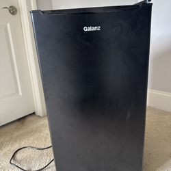 Mini fridge 3ft