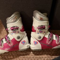 Girls Rossignol Ski Boots Fun Girl 2 20.5 approx youth shoe size 1.5
