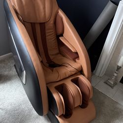 Massage chair- full body, like new