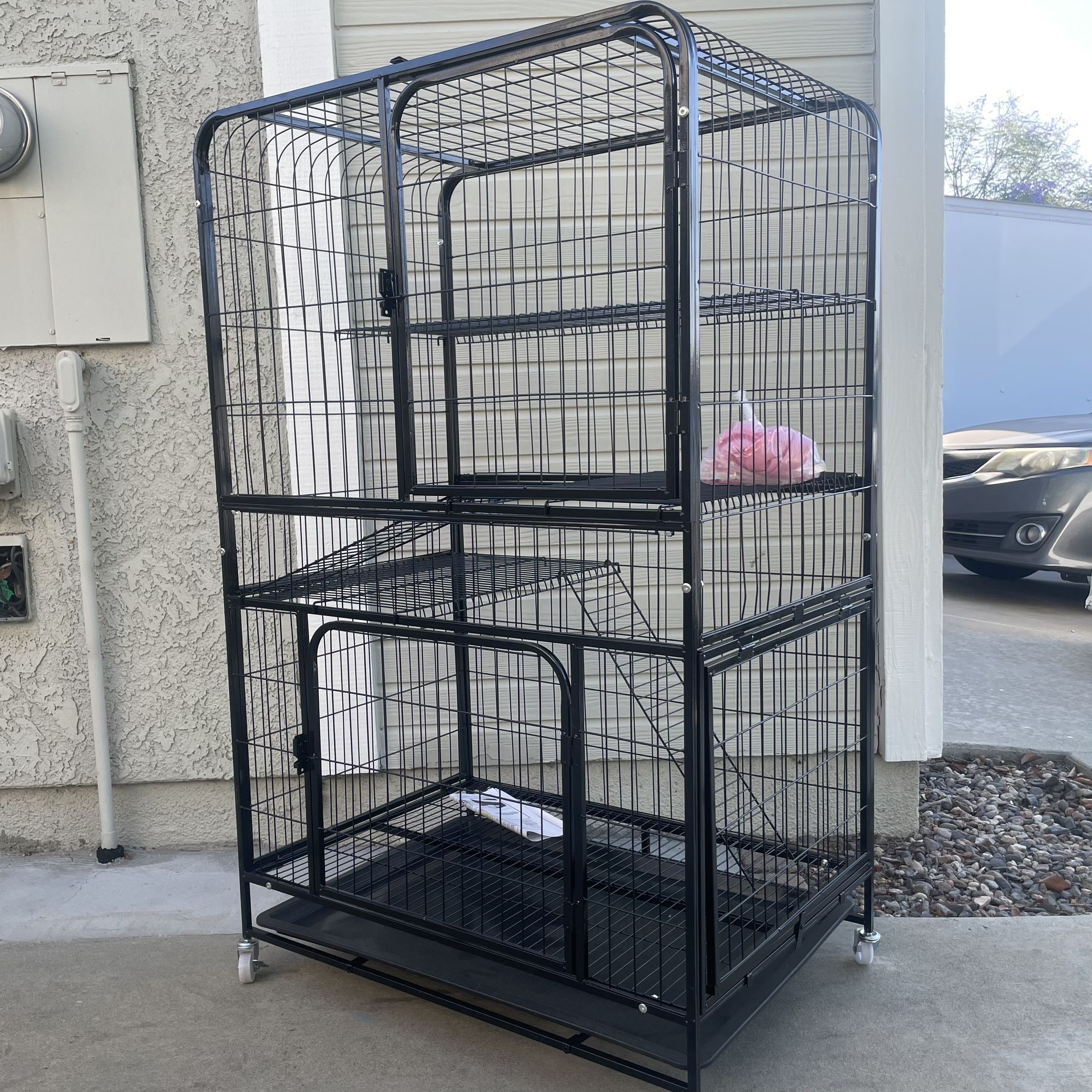 Multi-Tier Metal Cat Cage with 360° Rotating Casters, Removable Shelves