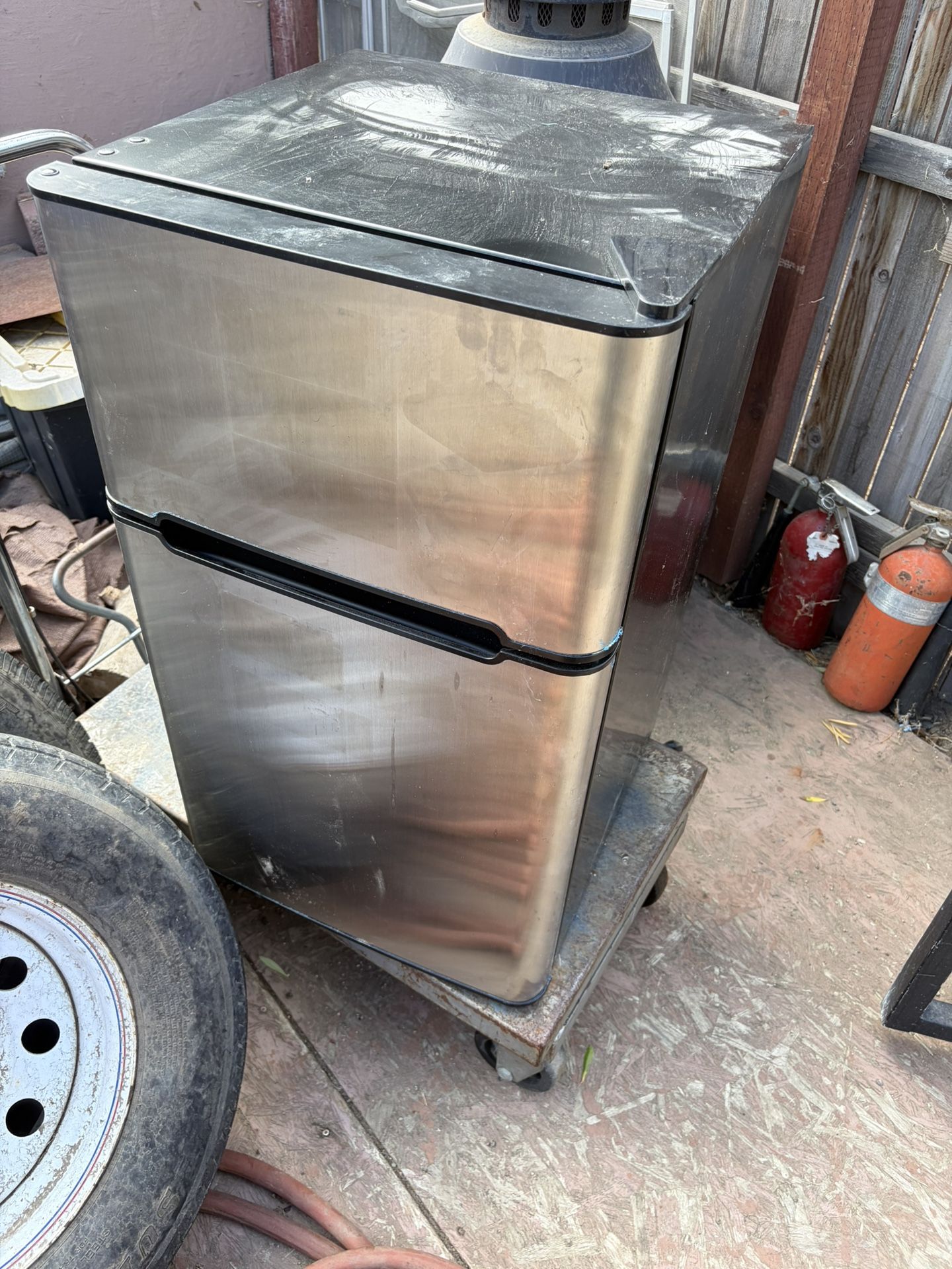 Mini Fridge 