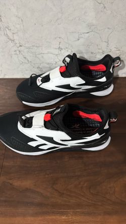 Boys Sneakers 6.5