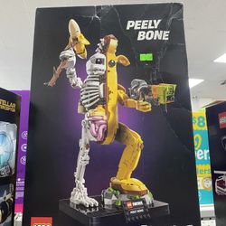 the LEGO Fortnite Peely Bone (77072) building set 