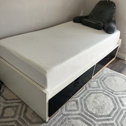 Drawer bottom  and memory foam mattress