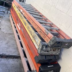 Escaleras de 10 pies perfectas condiciones $150 cada una