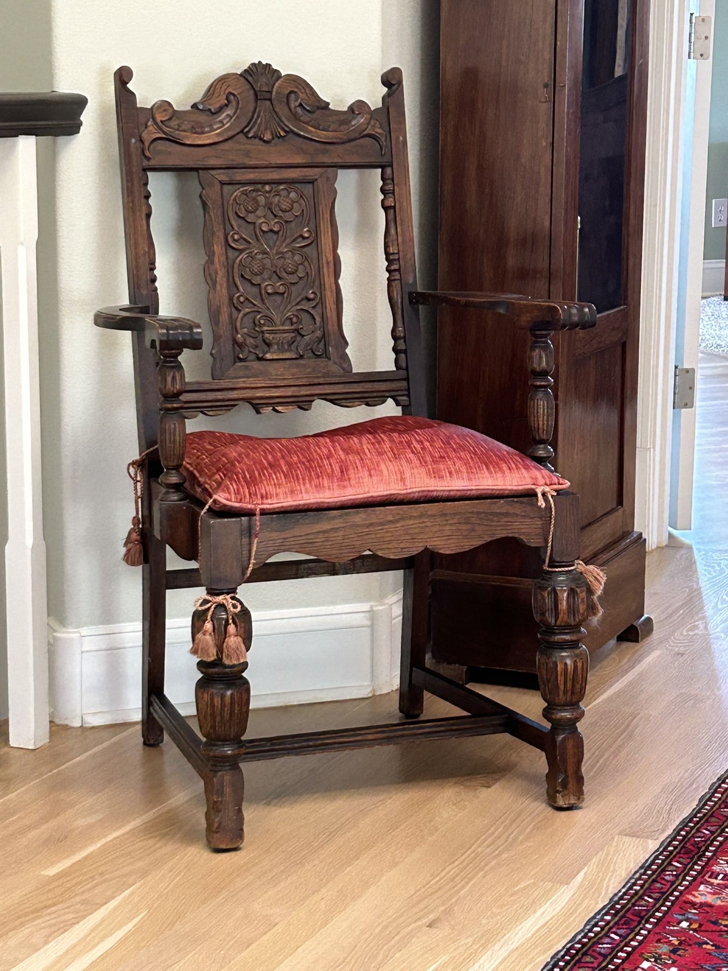 Old World Antique Dining Chairs (6)