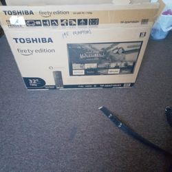 32 In Toshiba Roku TV Brand New In Box