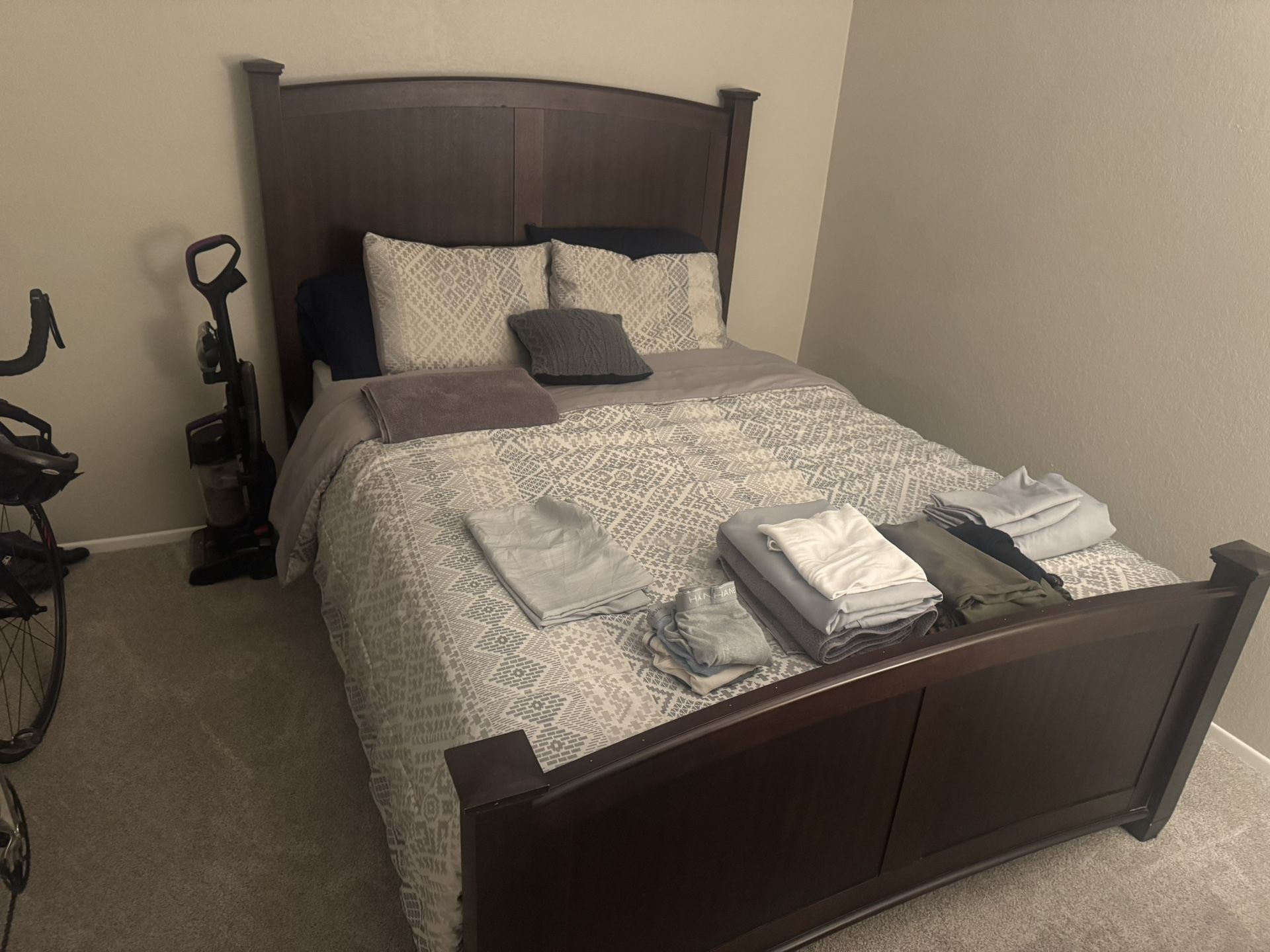 Twin bed Witb Matress (used Less Than 3 Times).
