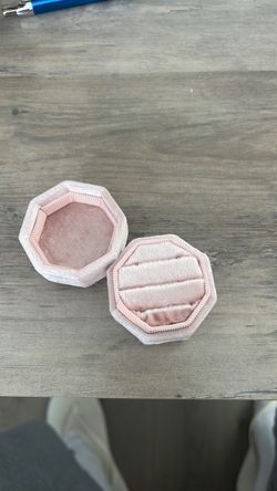 Ring box pink