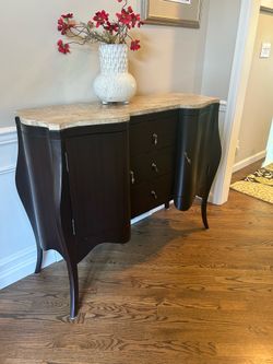 Entry /Buffet  table