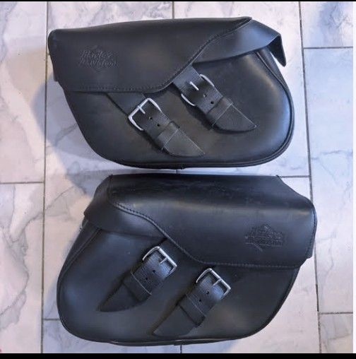 RARE OEM GENUINE HARLEY DAVIDSON Black Leather Saddlebags Saddle Bag Heavy Duty LARGE CAPACITY