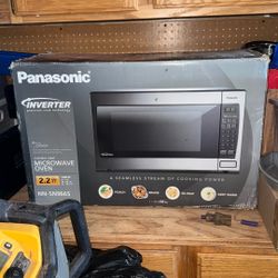 Brand New Panasonic Microwave Oven
