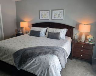 Macy's Solid Wood King Bedroom Set - 5 Pieces & Mirror