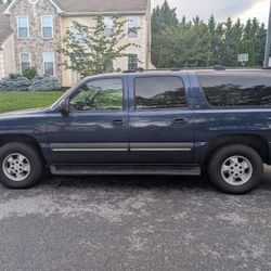 2003 Chevy Suburban LT 3 ROWS VERY CLEAN LOW MILES