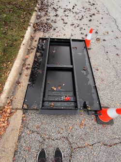 Truck bed cargo system