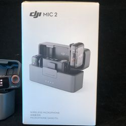 DJI Mic 2 2-Person Compact Digital Wireless Microphone System/Recorder for Camera & Smartphone (2.4 GHz)
