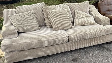 Frees sofa