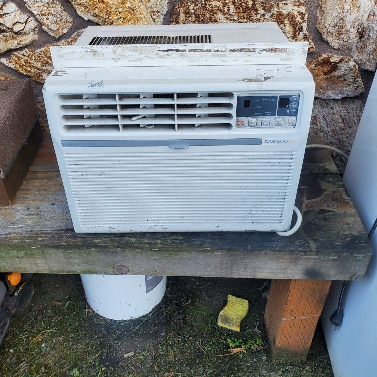 Window AC Unit