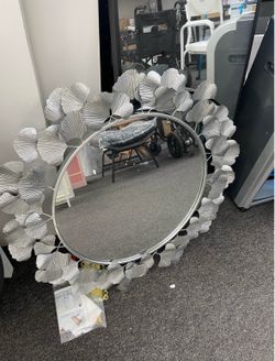 New 30.5 in Wall Décor Large Gingko Leaf Round Wall Mirror