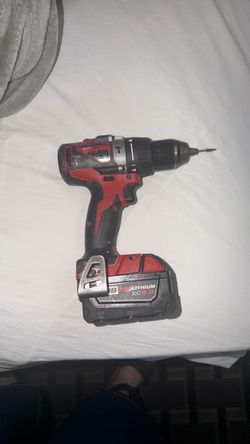 Milwaukee drill 18 V with M 18 XC 5.0 battery $125