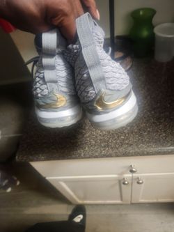 Lebrons 15 City edition
