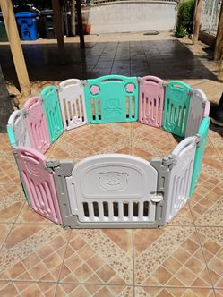 Baby playpen