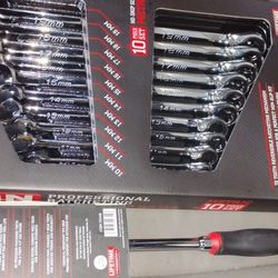 Ratchets Metric   Locking Flexhead 3/8