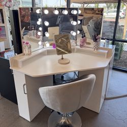 Corner Vanity 