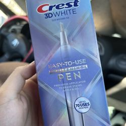 Crest 3D White On-the-Go Teeth Whitening Pen
