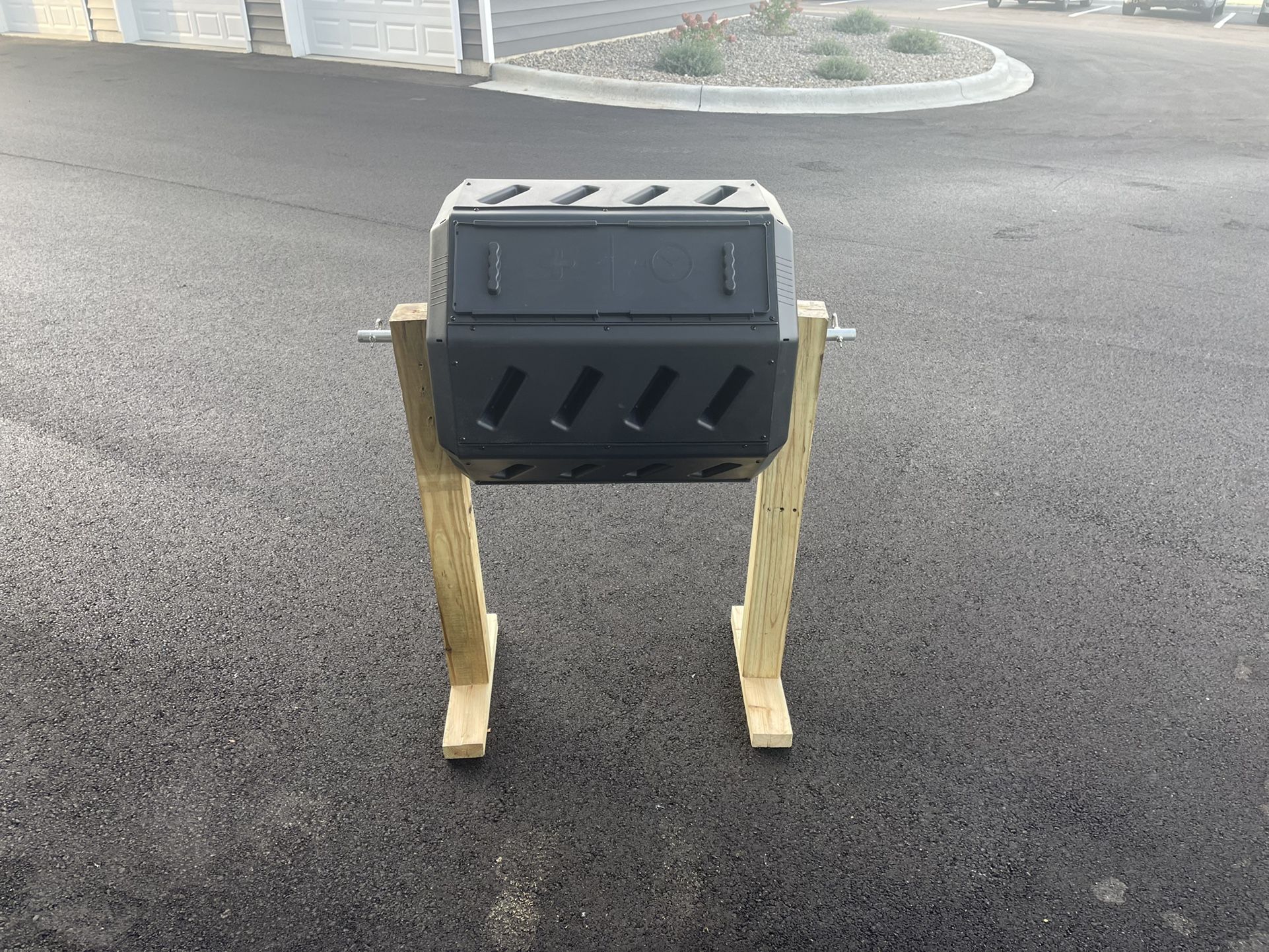 Composting Barrel With Stand.