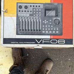 Fostex VF08 Digital Multitracker.