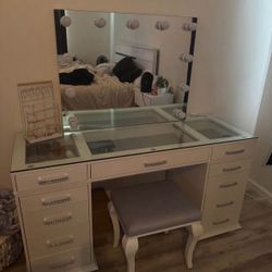 Gorgeous White Vanity 