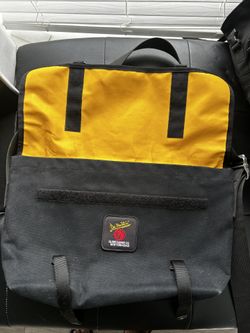 SUPREME Messenger Bag for Sale in Houston, TX - OfferUp SUPREME Messenger Bag for Sale in Houston, TX - OfferUp