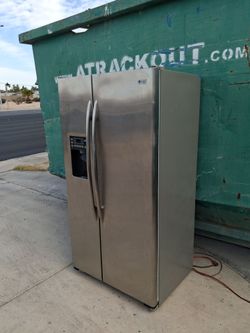 Nice Working GE Profile Side by Side Refrigerator