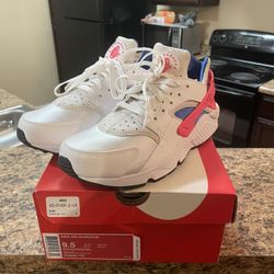 Nike Huarache Size 9.5 