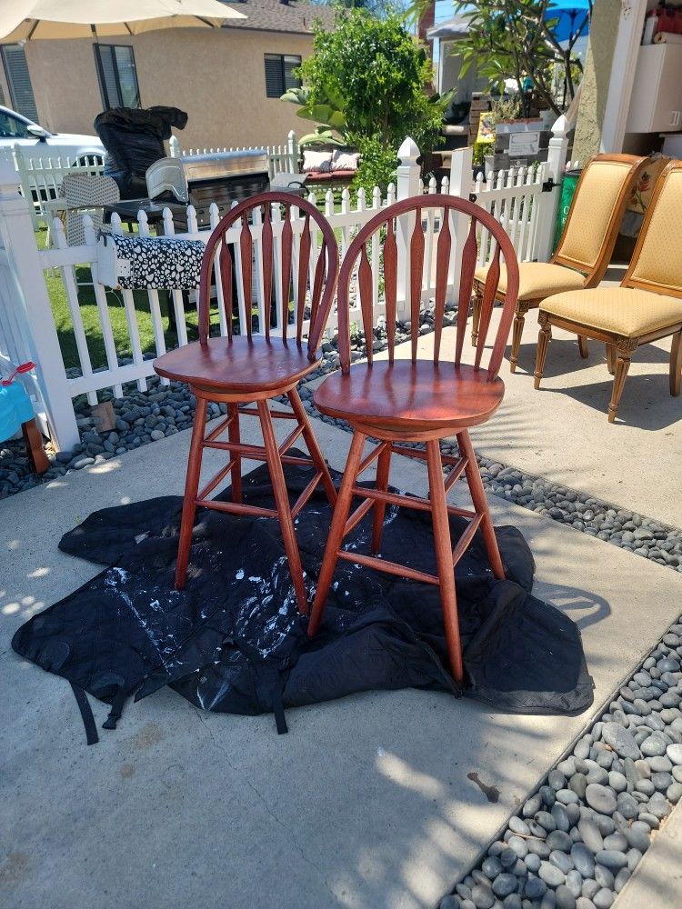 Extreme BAR stools.