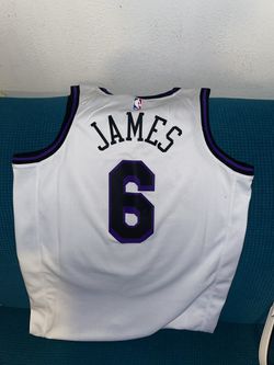Los Angeles Laker City Edition Jersey Lebron James size LARGE for Sale in  Los Angeles, CA - OfferUp