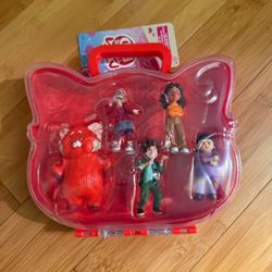 Disney Turning Red Figurine Set