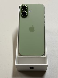 iPhone 17 512GB  $540