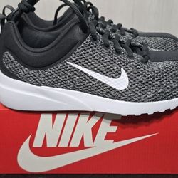 NEW WOMENS NIKE SHOES FOR SALE